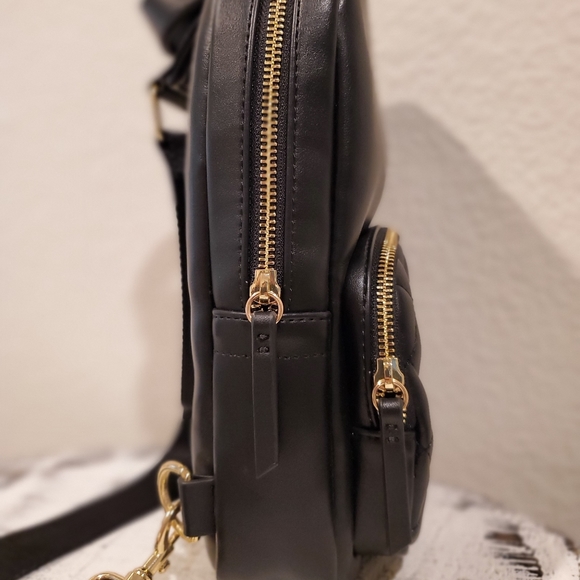 Crossbody - Picture 2 of 7